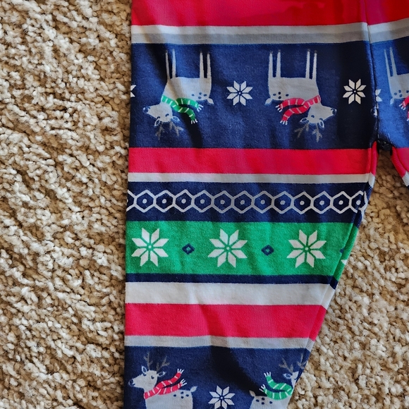 NWT Gymboree Reindeer Pajama Set. Size 6-12 Months Colors green red blue - Picture 3 of 5